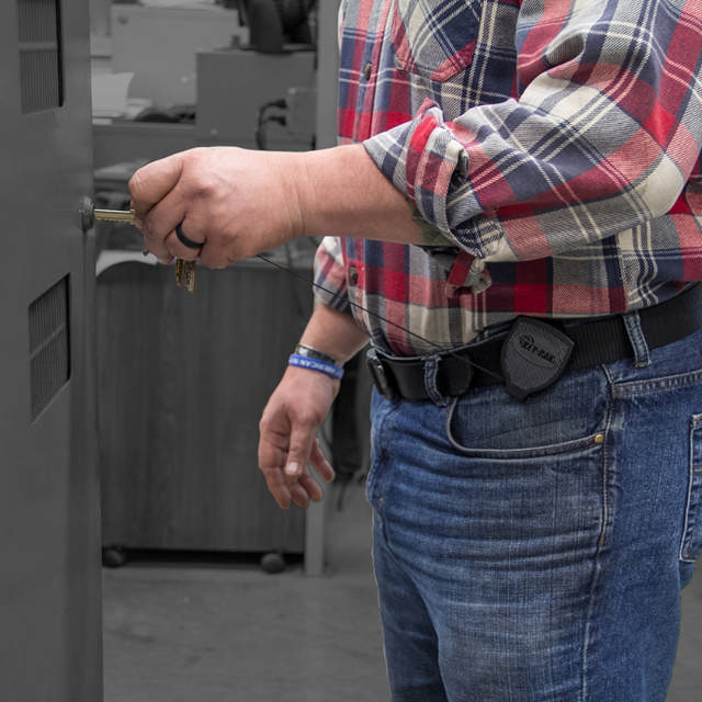 Keybak SUPER 48 plus, w/1.2 m. Kevlar cord and locking function