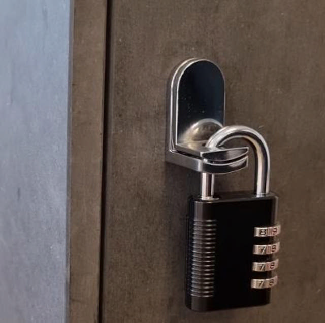 Siso cabinet lock for padlock